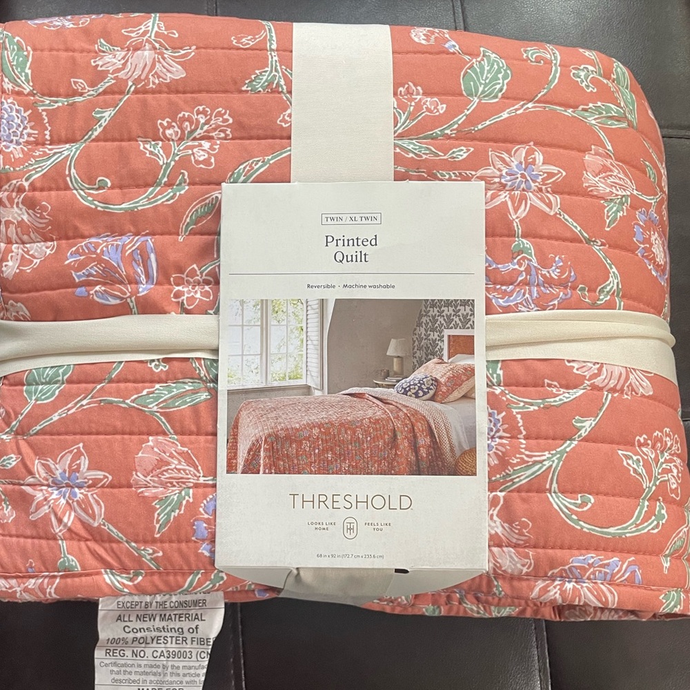 Threshold TWIN / XL TWIN Printed Quilt Reversible